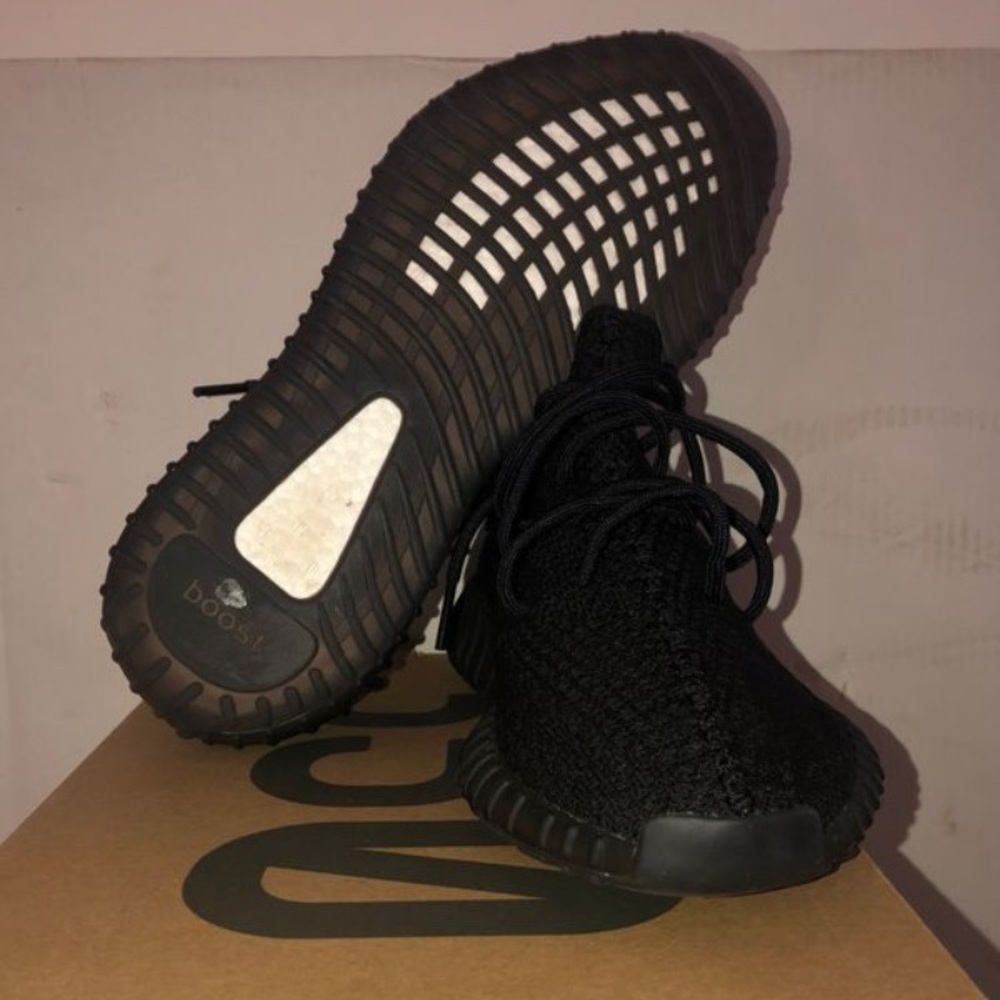 yeezy boost 350 v2 black red